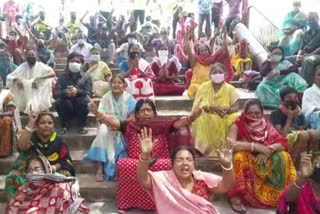 West Bengal tourists uproar in Haridwar