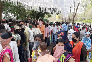 long queue for fitness sertificate in kalyan dombiwali