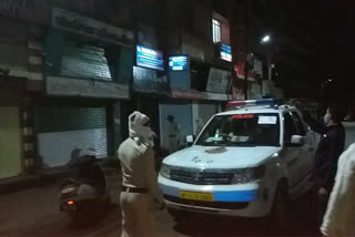 The thieves have stolen 20 shops located in the Containment Area in indore