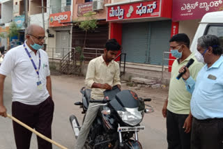 Municipal Commissioner who fined to people who not wearing mask