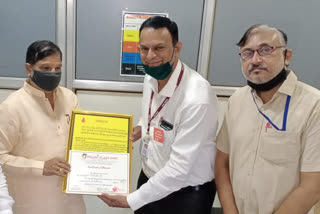 blood donor sunil pol  रक्तदाता सुनील पोळ  blood donation in corona time  कोरोना काळात रक्तदान