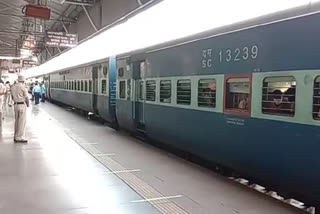 A train carrying 1,200 laborers from Telangana reached Gaya station