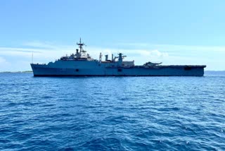 INS Jalashwa enters Male Port for evacuation