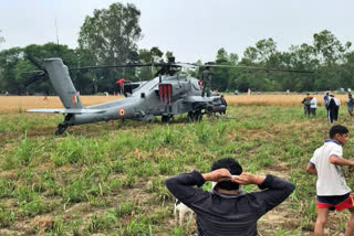 Indian air force  Mi-17  helicopter makes emergency landing  അടിയന്തര ലാൻഡിങ്  വ്യോമസേന  എംഐ-17 ഹെലികോപ്റ്റർ  ഹെലികോപ്റ്റർ അടിയന്തരമായി താഴെയിറക്കി  സിക്കിം
