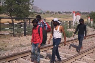 Migrant laborers came towards home with the help of railway track greater noida lockdown corona virus