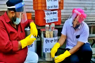milk-stall-organised-out-side-liquor-store-in-ludhiana