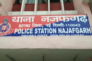 Najafgarh police arrested a professional autolifter during vehicle checking