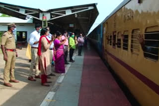 ആലപ്പുഴ  alappuzha  തീവണ്ടി  train departed  guest workers  അതിഥി തൊഴിലാളികൾ