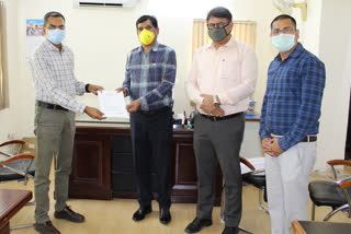 jindal group gave ppe kit and mask to nrhm in ranchi