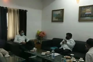 hrd minister jagarnath mahto reaches chatra and does meeting with officials