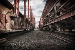 ছবিgoods train