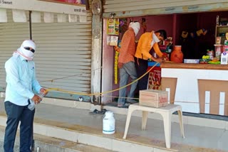 unique idea to give milk to customers for keeping social distancing