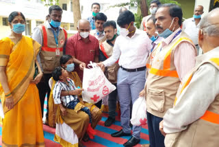 Distribution of groceries to 800 families