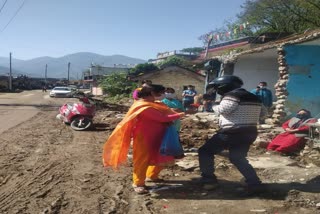 women-protest-against-liquor-store