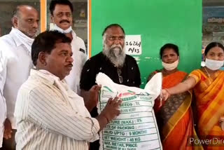 Mla jaggareddy distributes seeds to the former