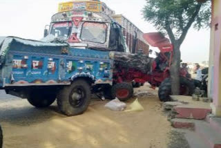 Truck collided with tractor trolley of farmers who came to sell produce in narsinghpur