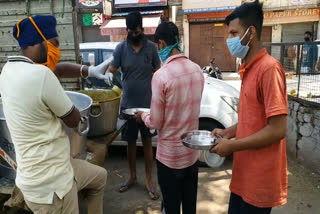 Langar being fed to 8 to 10 thousand people every day at Manimajra Gurudwara