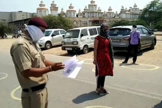 delhi  Civil defense volunteer doing duty in fight against coronavirus