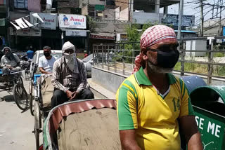 rickshaw drivers deepen in lockdown in rohtak