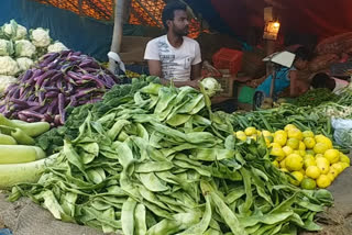 फुटकर खरीददारी पर लगी रोक.