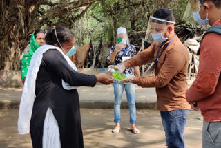 Talent organization distributed food and ration to transgenders in Old Delhi during lockdown