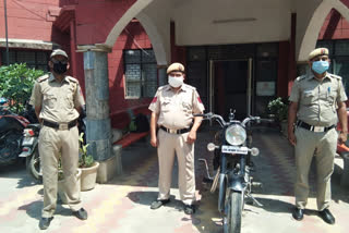 A youth who bought a stolen motorcycle was arrested by mohan garden police