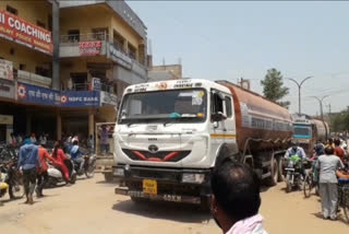 social distancing is not being followed in  Roads of Takhatpur in bilaspur