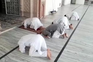 people offer namaz at home in meerut uttar pradesh