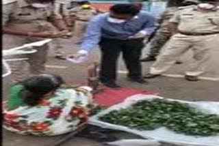 durg-collector-bought-whole-vegetable-from-old-lady-during-flag-march