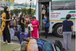 Kashmiri students  Stranded students to return Kashmir  Madhya Pradesh government  COVID-19 lockdown  kashmir student stranded in MP  kashmir student sent back  काश्मिरी विद्यार्थ्यांची घरवापसी  मध्यप्रदेशात अडकलेले काश्मिरी  मध्यप्रदेश लॉकडाऊन इफेक्ट