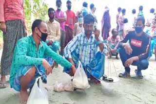 corruption on food relief of anganwadi centre jania barpeta assam etv bharat news