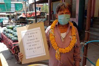 Administration wearing flowers to vendors who do not follow the rules