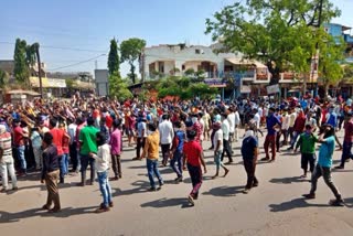 migrant-workers-clash-with-police-in-surat