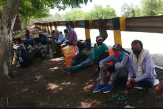 34 workers of Jharkhand reached Raipur on foot from Hyderabad and Maharashtra