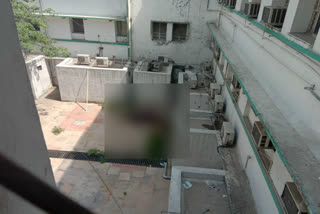 Body of a woman has been found from roof of private ward of AIIMS in Delhi