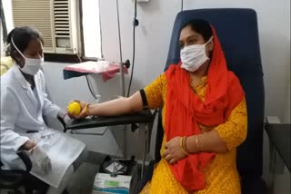 Brahmin girl donated blood for a Muslim girl in Dindori