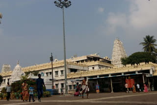 annavaram temple EO said to 33percentage employes come to their duties