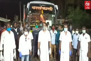 வீடு திரும்பிய கூலி தொழிலாளர்கள்!