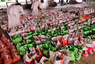 Yogada Satsang Matth distributed food to needy people during lockdown in ranchi