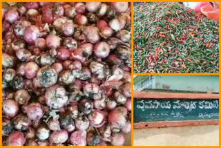 farmers problrms for vegetables Rotting in narsipatnam market yard dueto lockdown in visakhapatnam