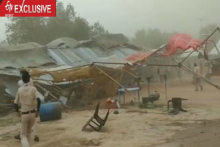 During lockdown People in Dwarka suffering from strong storm and rain