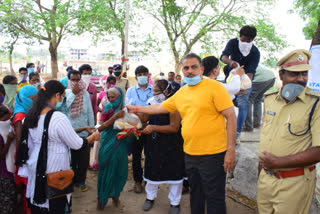 nirmal sp shashidhar raju distributed groceries to poor