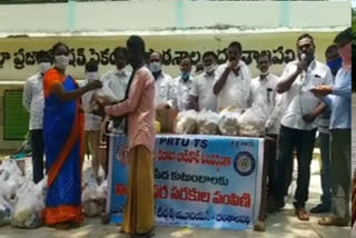 PRTU Members Distributes Essential goods for poor peoples in Mahabubabad district