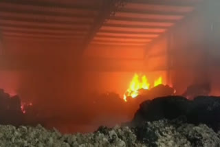 Machhiwara: A fire broke out at a yarn mill in the middle of the night,The fire brigade managed to control it with great difficulty