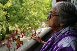 স্বাধীন থাকতে স্বেচ্ছায় বৃদ্ধাশ্রমে 104 বছর বয়সি 'মা'