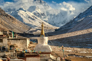 Mount Everest  China-Nepal dispute  China Global Television Network  Chinese Envoy to Nepal  எவரெஸ்ட் குறித்து மாவோ மாசேதுங்  எவரெஸ்ட் சிகரத்துக்கு உரிமை கொண்டாடும் சீனா  சீனா-எவரெஸ்ட் பிரச்னை  நேபாள பிரதமர் பிஷ்வேஷ்வர் பிரசாத் கொய்ராலா