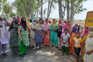 Women protest against opening of liquor shop in Tohana