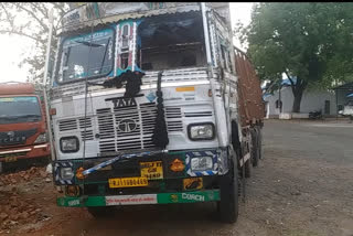 Road accident near Narsinghpur, 5 workers died due to truck overturning