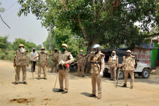 agra police conducted flag march