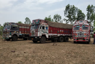 bamnora-police-confiscated-four-truck-overloaded-with-illegal-sand-in-chhatarpur